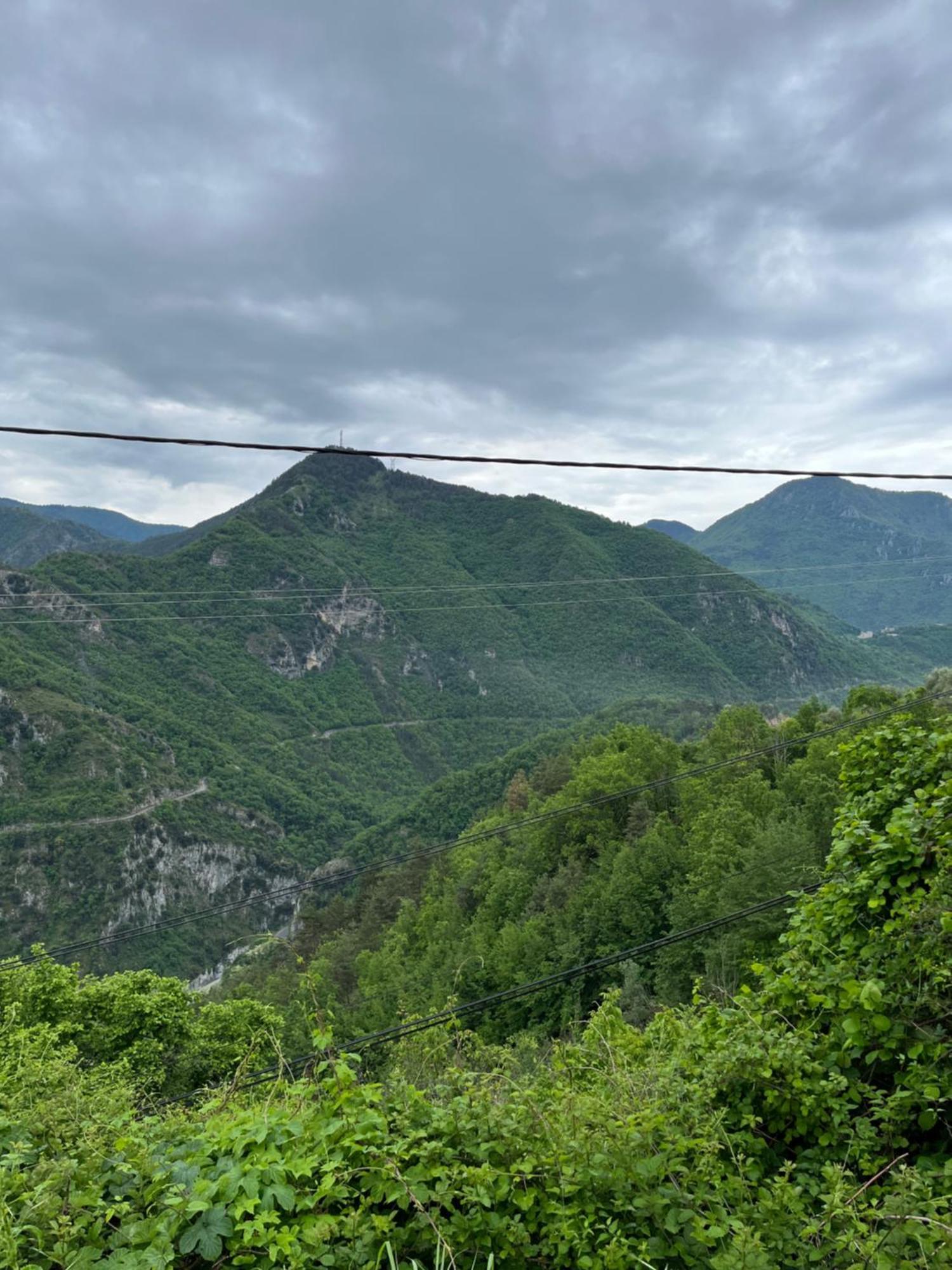 Bienvenue Chez Nous Lägenhet Lantosque Exteriör bild